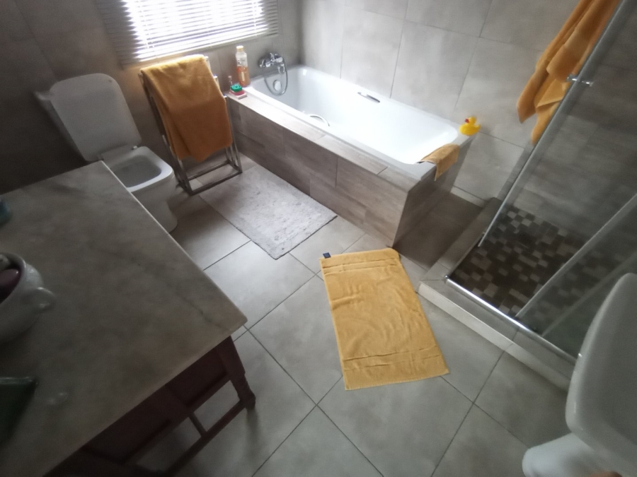 Commercial Property for Sale in Roodewal Free State